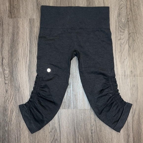Lululemon In the Flow Heathered Dark Grey Crop - Picture 3 of 5